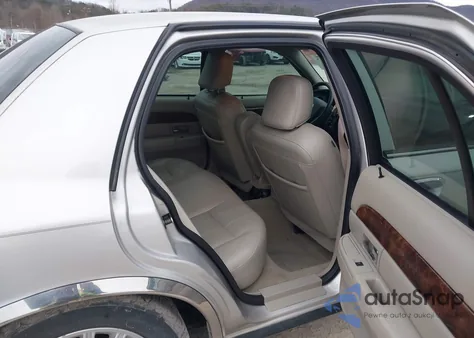 2009 Mercury Grand Marquis Ls (Fleet Only) z USA, uszkodzony, nr VIN 2MEHM75V29X615201